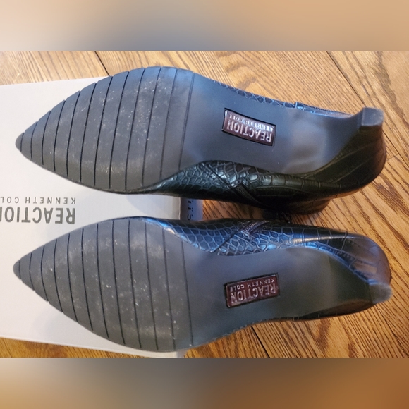 Kennth Cole Reaction 2.25" Heel Bootie Croc Skin style size 8.5 - Picture 6 of 7